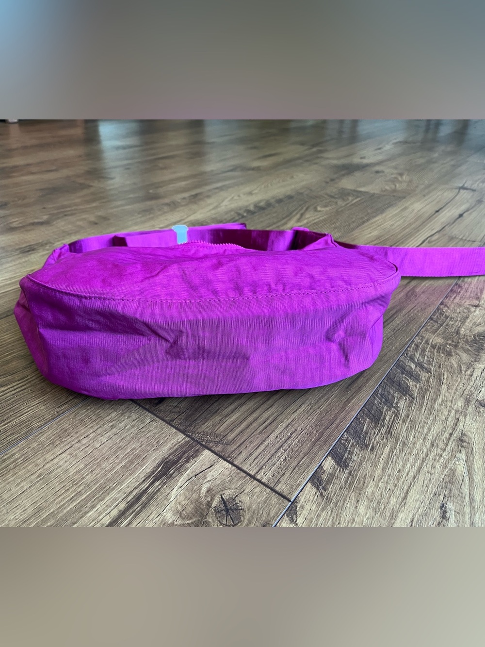 BAGGU Deep Fuchsia Medium Crescent BNWT - Picture 5 of 12